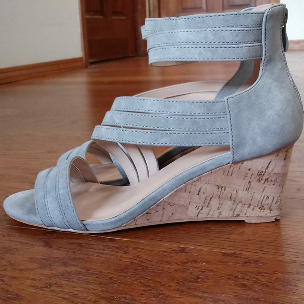 Gray Wedges